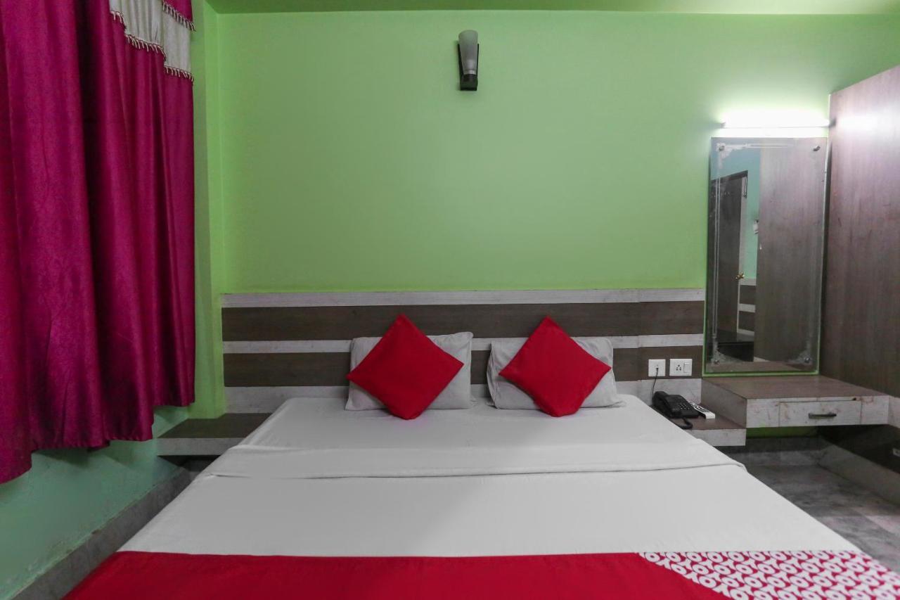 Oyo 60609 Hotel Tanushree Rampurhat Exterior foto
